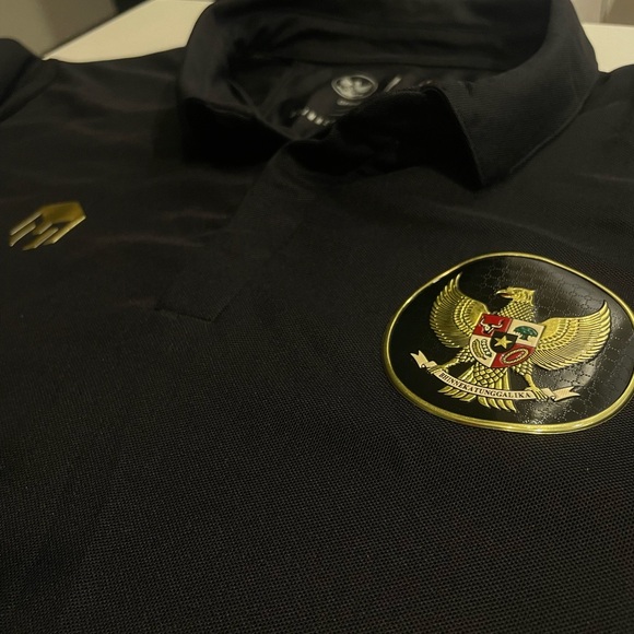 Indonesian national team 100% Official Coach Jersey - Picture 4 of 6